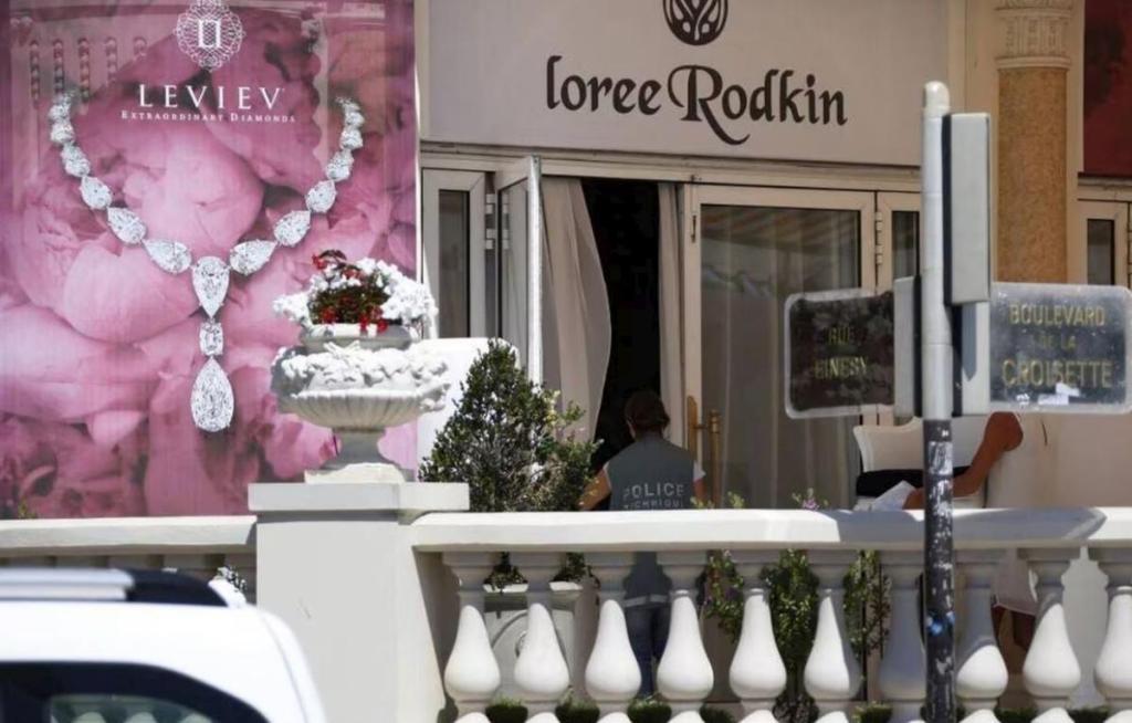 Le braquage du Carlton : 103 millions envolés en une&nbsp;minute